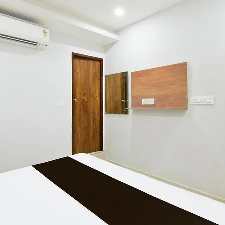 Super Hotel O Vaishnavi Residency